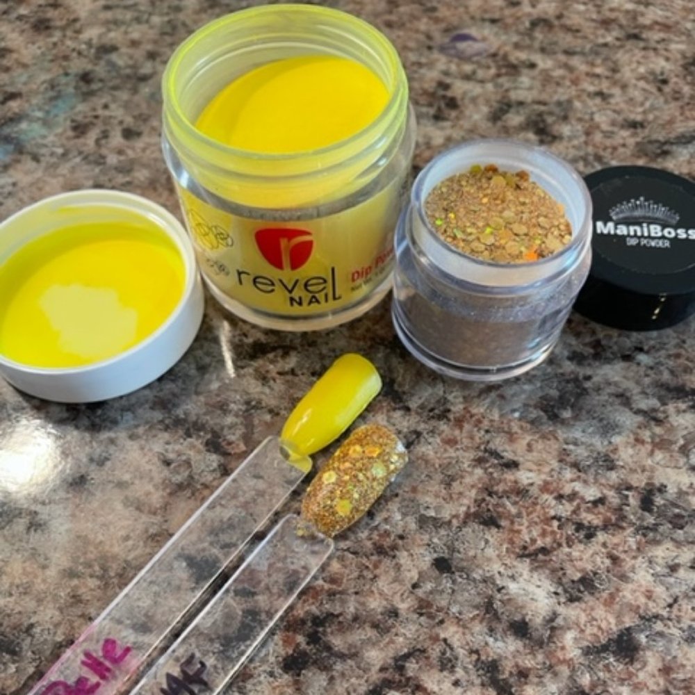 Revel Belle, Mani Boss -Discont Boujee AF - NWOT - Yellow Dip Powder